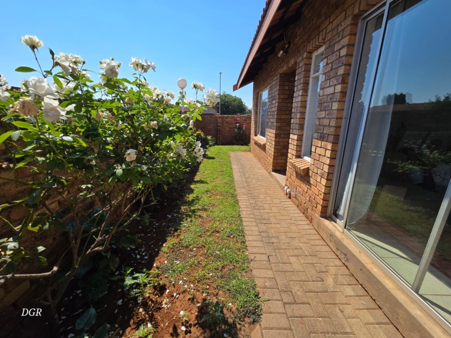 2 Bedroom Property for Sale in Riviera Northern Cape